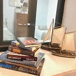 Regina Apartment *